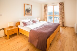 Apartment, 2 Schlafzimmer | Individuell dekoriert, individuell eingerichtet, Bügeleisen/Bügelbrett