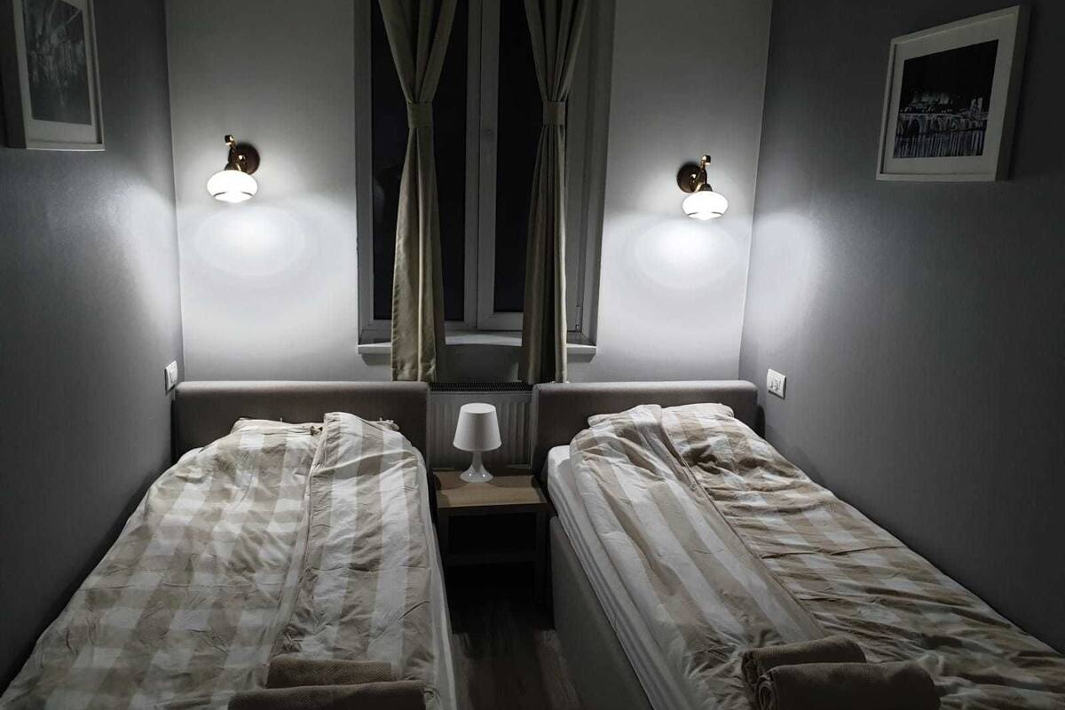 basic twin room | blackout curtains, soundproofing, free wifi, bed sheets