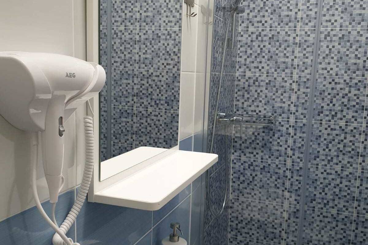 slippers, towels, toilet paper