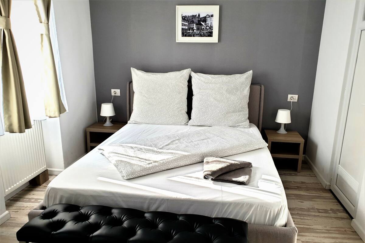 Cortinas blackout, sistema de insonorización y wifi gratis