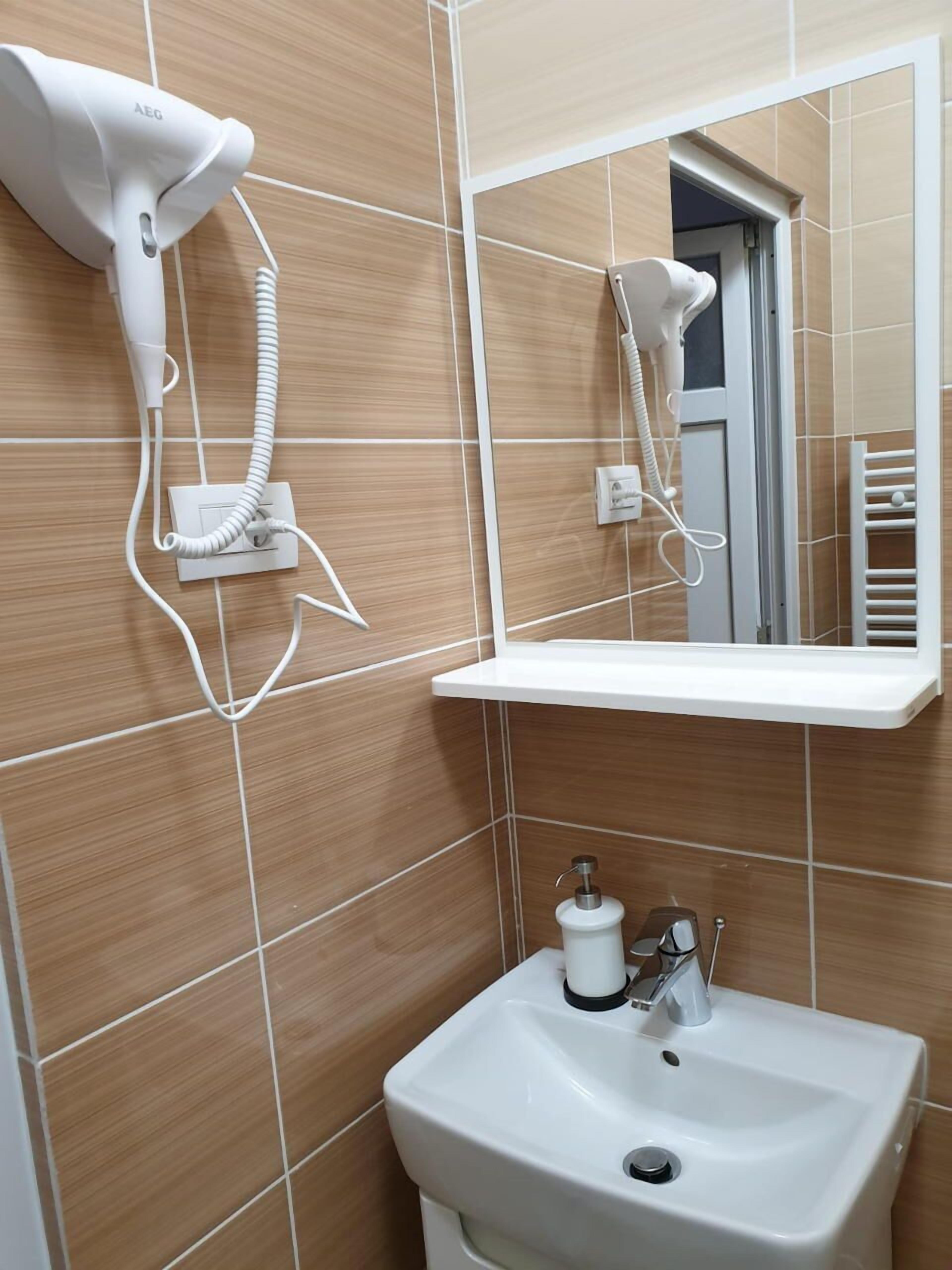 slippers, towels, toilet paper