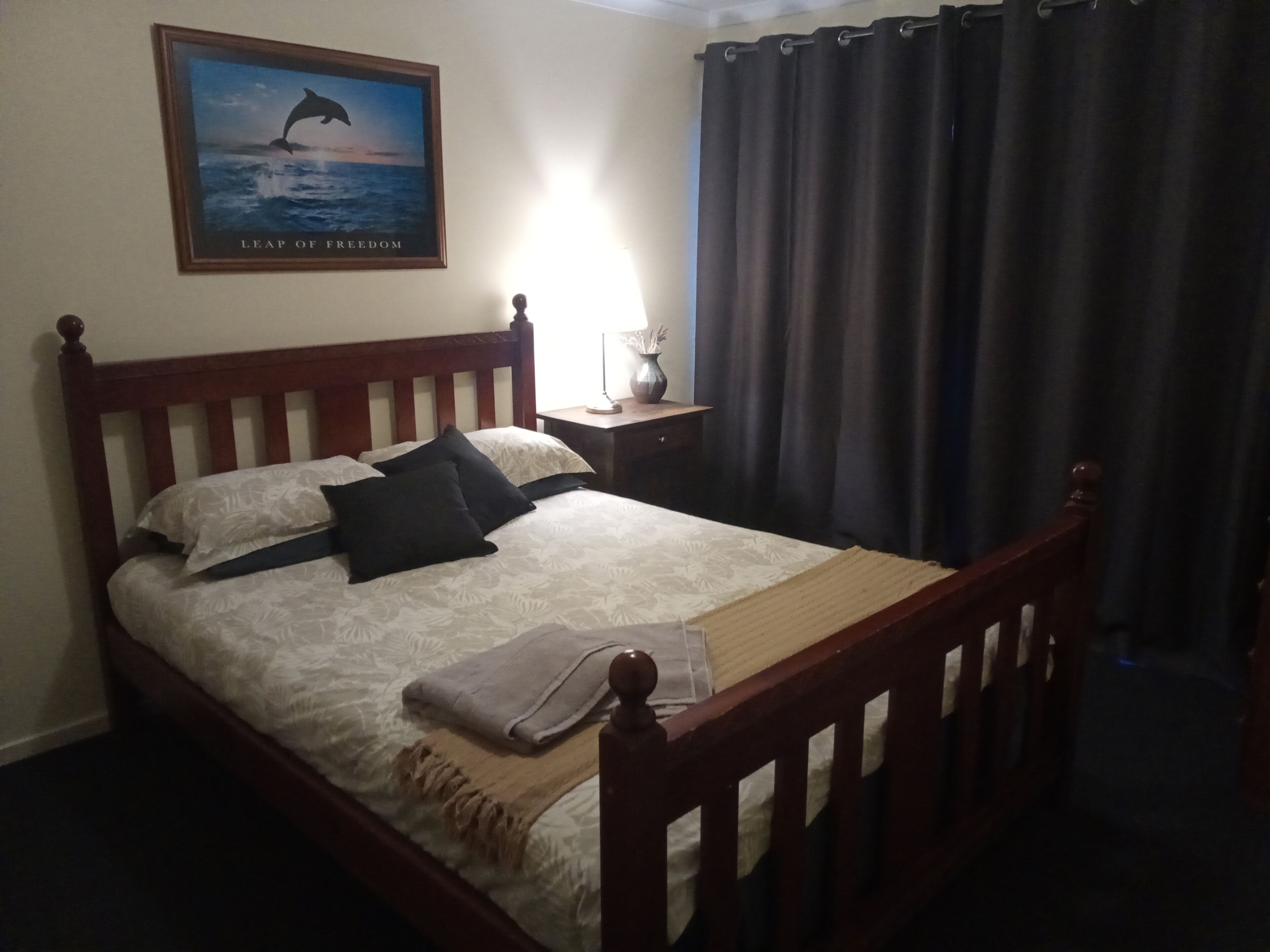 3 bedrooms, iron/ironing board, bed sheets