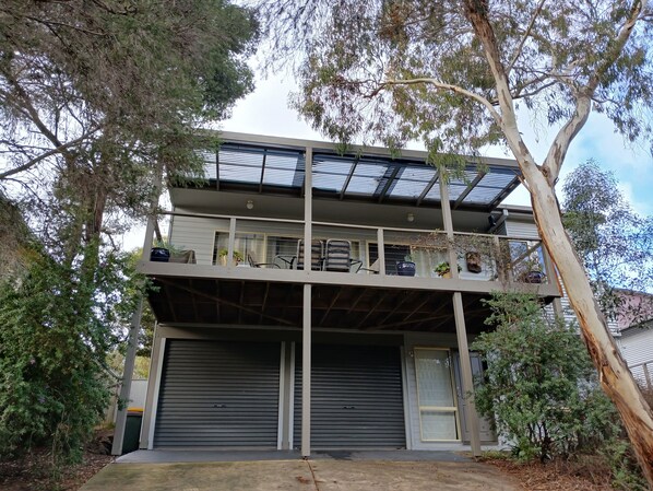 Exterior - Holiday house nestled among native trees overlooking wetlands (Ocean Grove)
