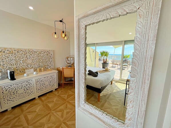 Luxury Double Room, 1 Queen Bed | Minibar, in-room safe, desk, laptop workspace