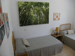5 quartos, ferros/tábuas de passar roupa, Wi-Fi, roupa de cama