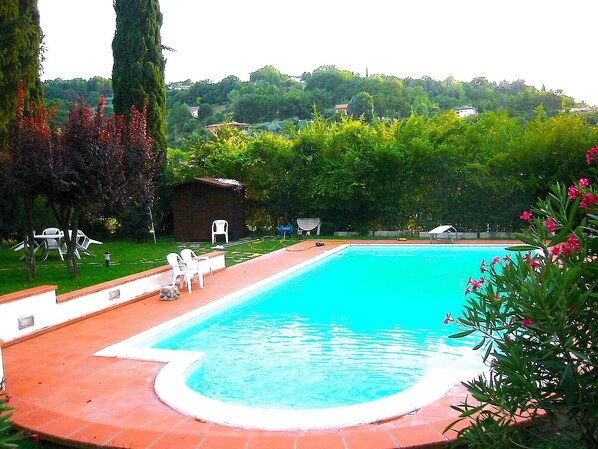 Piscine extérieure, piscine chauffée