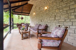 Terrace/patio - Opulent Villa Private Heated Pool and Park, Volley Ball, Table Tennis, Whirlpool (Terni)