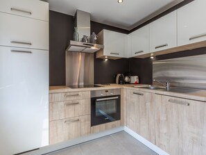 Fridge, microwave, oven, dishwasher - Spacious chalet in La Clusaz, 6 ppl, WIFI (La Clusaz)