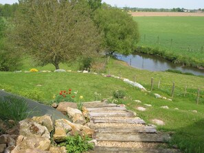 Property grounds - Charm and tranquility (Asnieres sur Vegre)