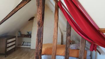 1 camera, ferro/asse da stiro, culla da viaggio, Wi-Fi gratuito