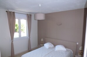 3 chambres, bureau, fer et planche à repasser, Wi-Fi gratuit