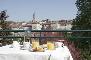 Family Suite, River View | Balcony view