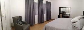 Executive Double Room, 1 Queen Bed, Pool View