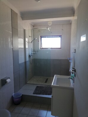 Buồng tắm vòi sen