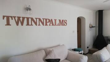 Classic-Zimmer, 1 Doppelbett, Blick auf den Innenhof | Wohnbereich