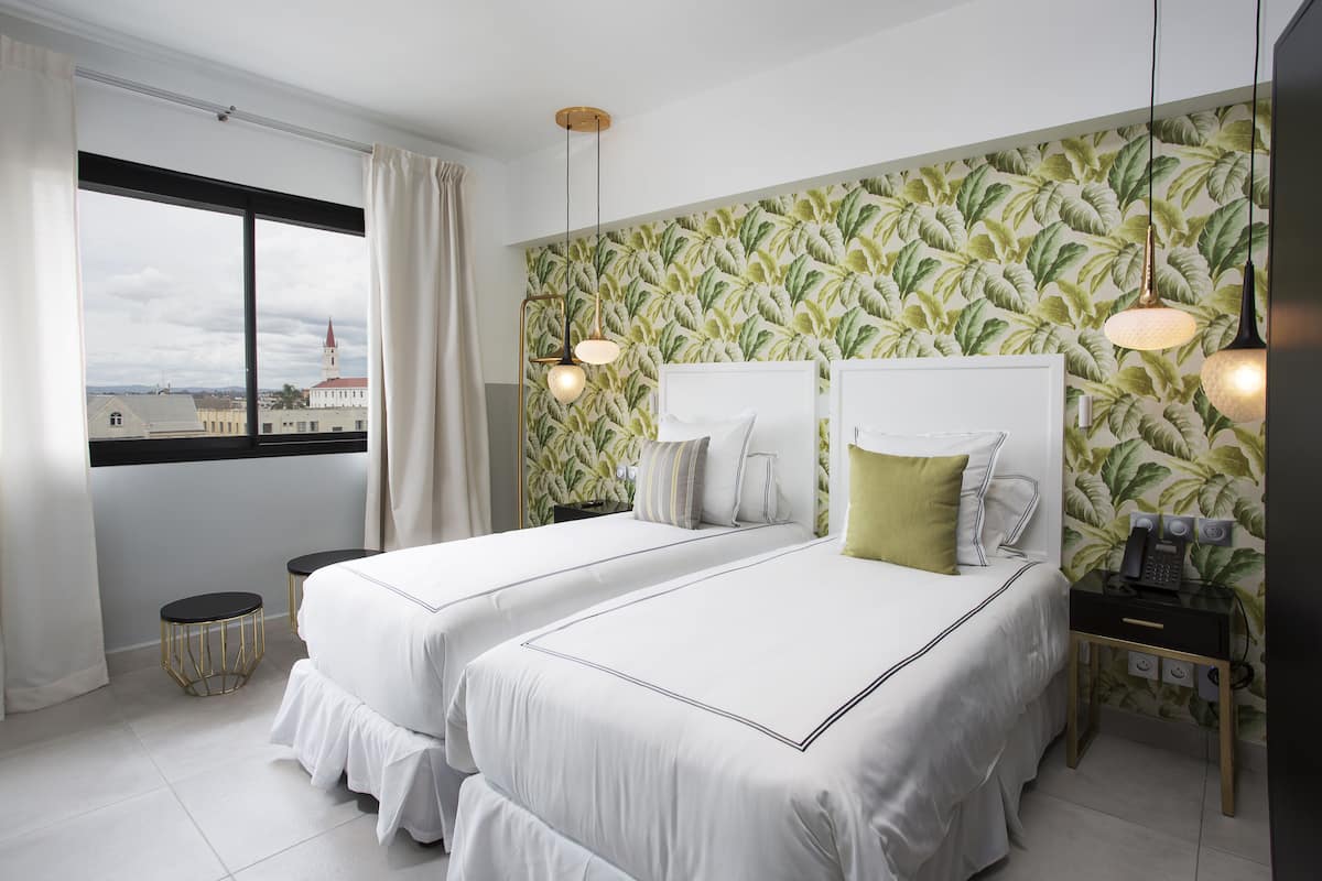 1 bedroom, in-room safe, desk, blackout curtains