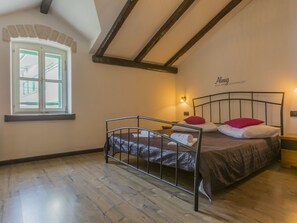 Desk, free WiFi - Villa Luma (Baska Voda)