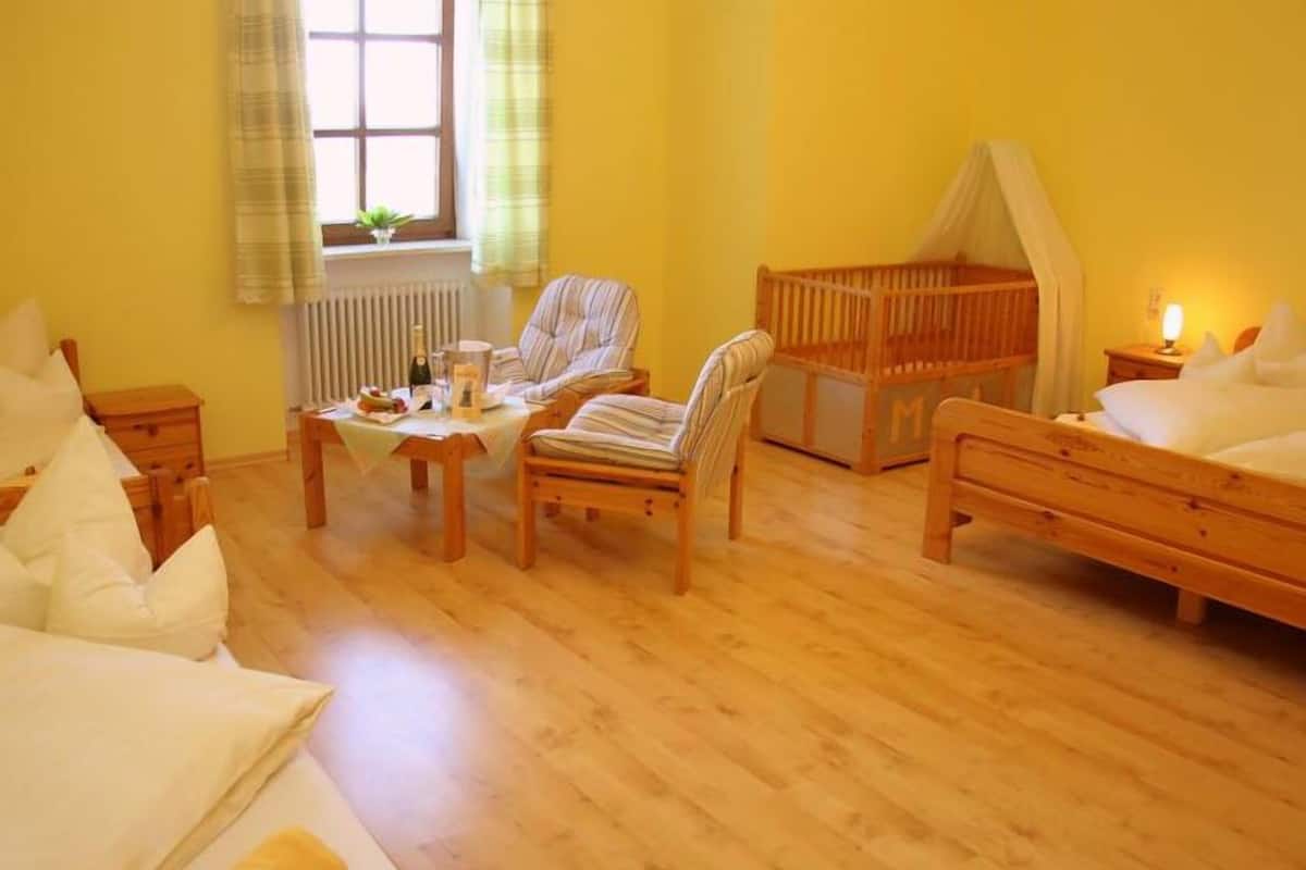 Family Quadruple Room, Private Bathroom | Desk, free cribs/infant beds, bed sheets