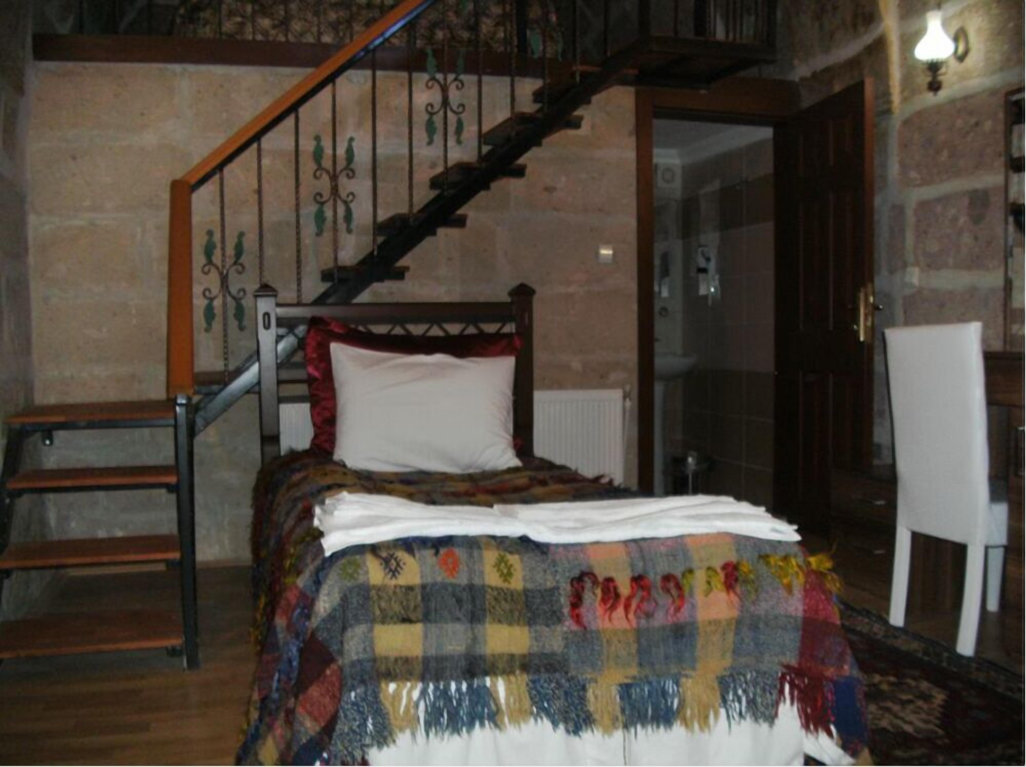 premium bedding, in-room safe, individually decorated