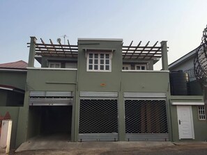 施設の正面