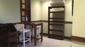 Apartment, 1 Bedroom (Flat 4) | In-room dining - Carlton On Troas (Accra)
