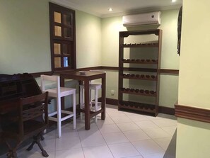 Apartment, 1 Bedroom (Flat 4) | In-room dining - Carlton On Troas (Accra)