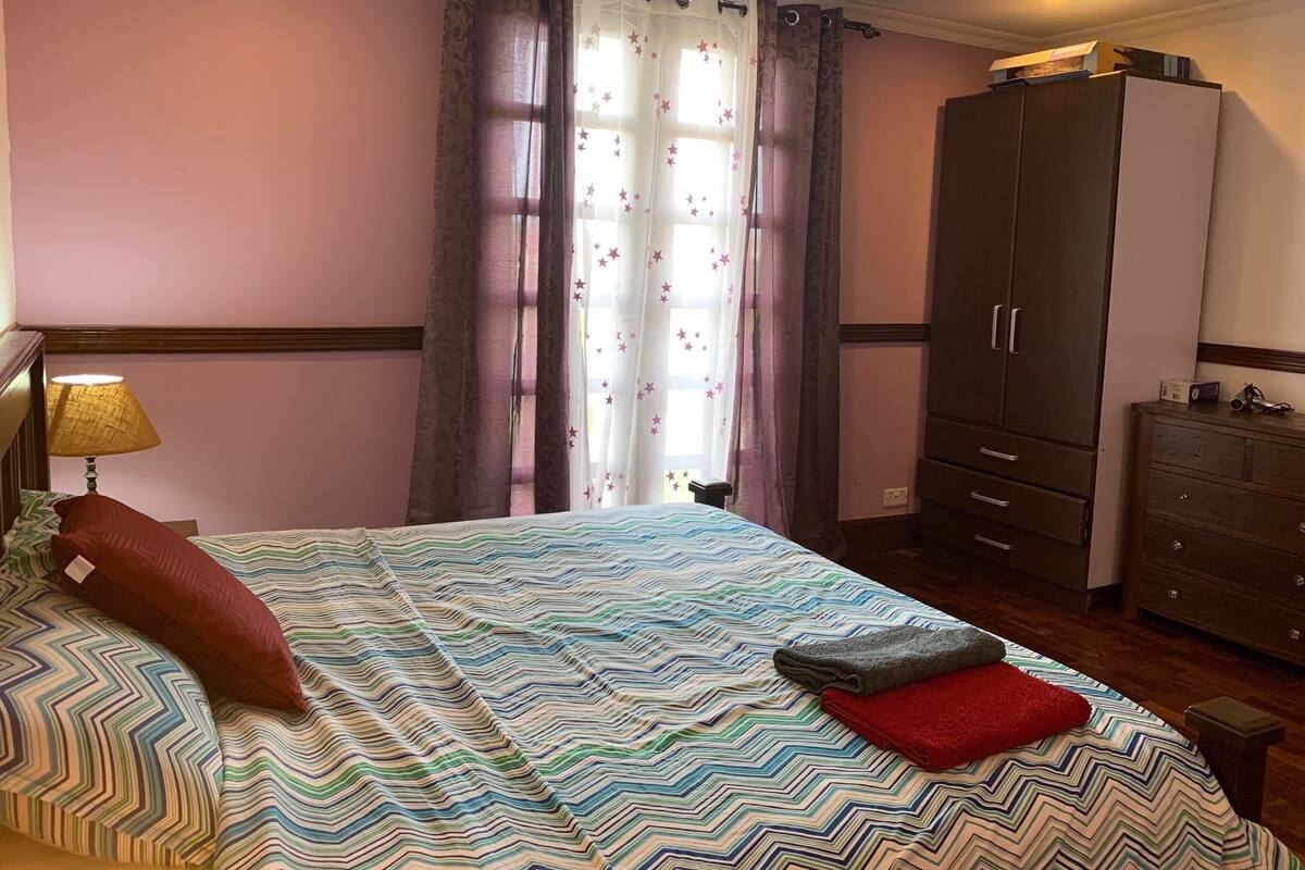 Apartment, 1 Bedroom (Flat 3) | Desk, iron/ironing board, WiFi (free), bed sheets