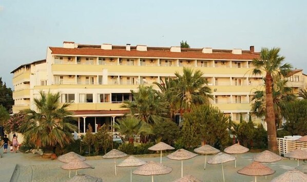 Front of property - Otel Keskin (Edremit)