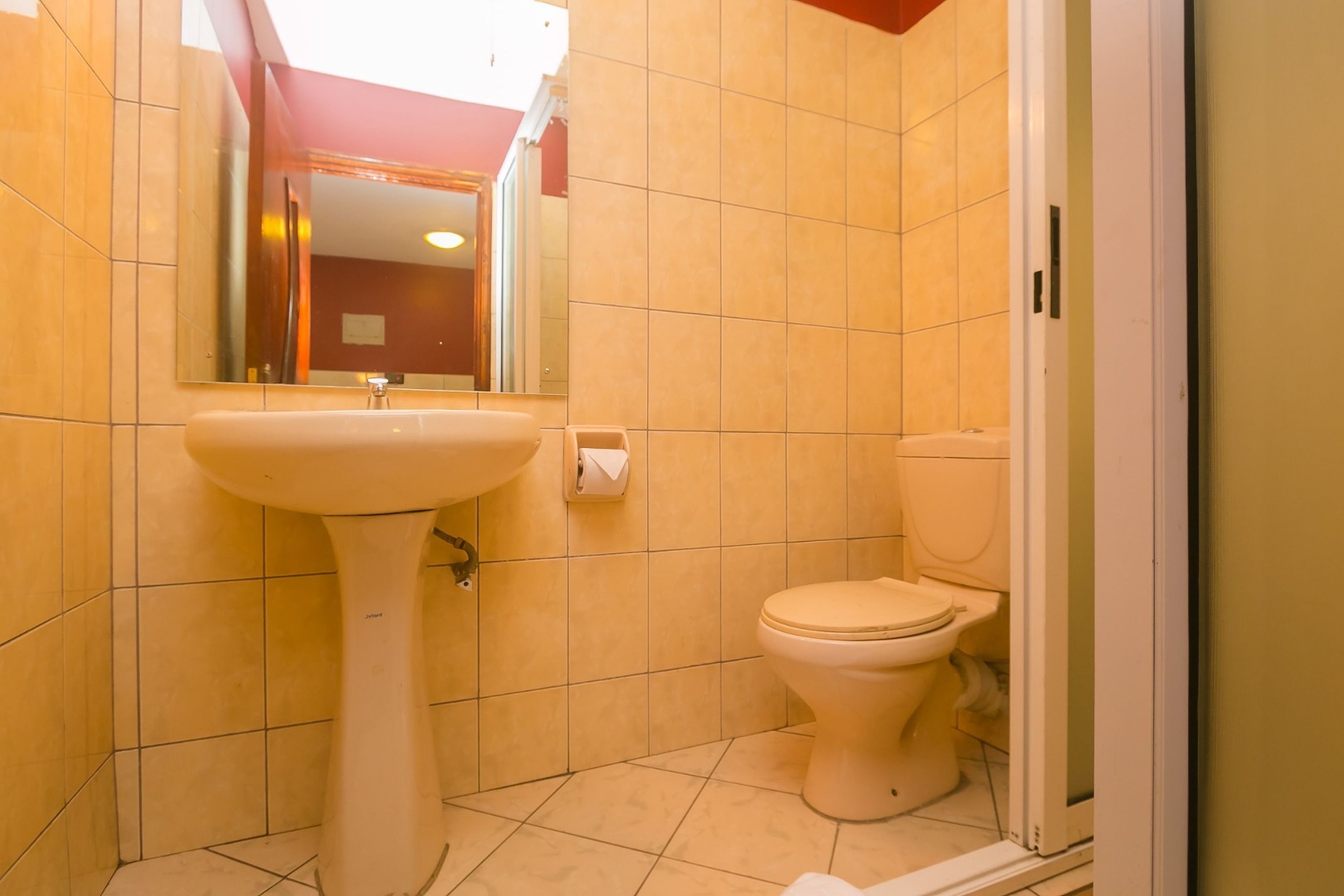 shower, rainfall showerhead, free toiletries, soap