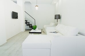 Televisión de pantalla plana, chimenea