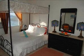 Zimmersafe, individuell dekoriert, individuell eingerichtet