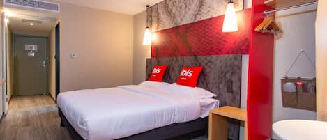 Soundproofing, free WiFi