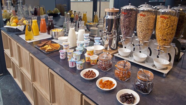 Frokostbuffé hver dag (mot et tillegg)