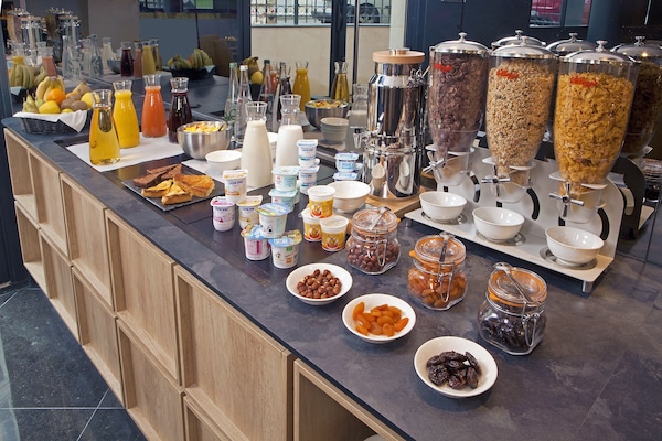 Daily buffet breakfast for a fee