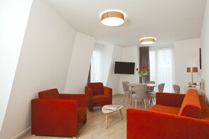 Apartment (Executive) | Living area | Flat-screen TV - Residhome Puteaux La Defense (Puteaux)