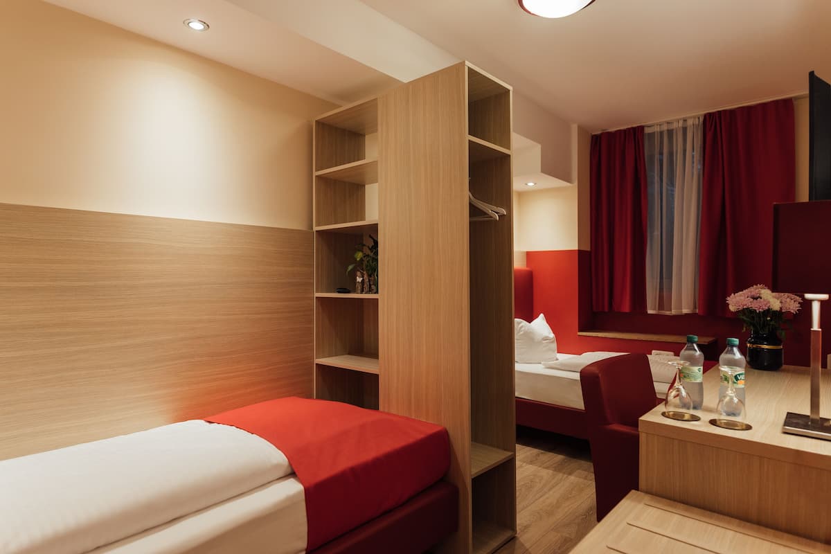 Quarto duplo (Souterrain) | Quartos à prova de som, Wi-Fi de cortesia, roupa de cama