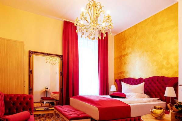 Honeymoon Deluxe Room | Soundproofing, free WiFi, bed sheets