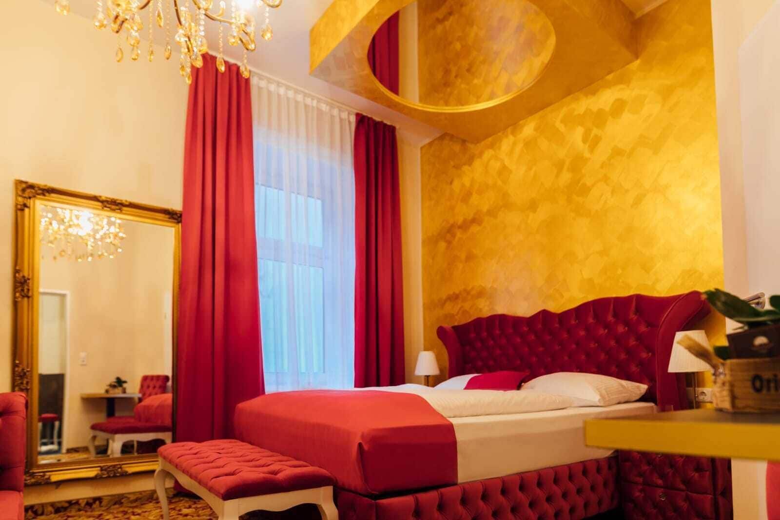 honeymoon deluxe room | soundproofing, free wifi, bed sheets