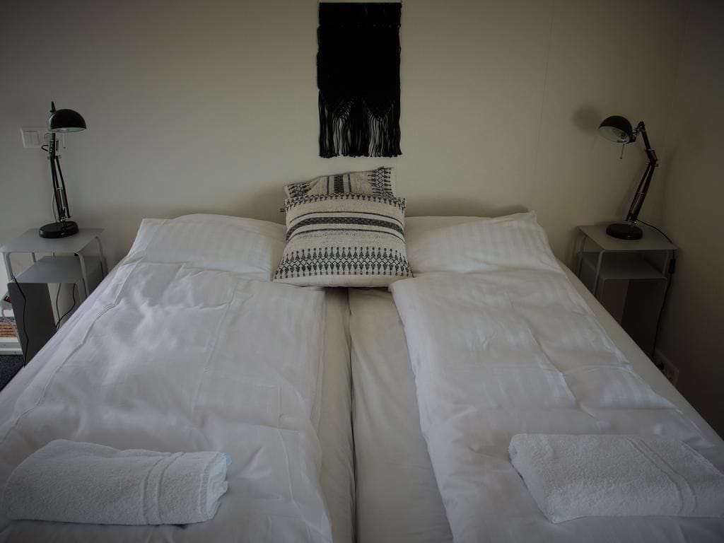 Chambre Double | Bureau, lits pliants/supplémentaires, Wi-Fi gratuit, draps fournis