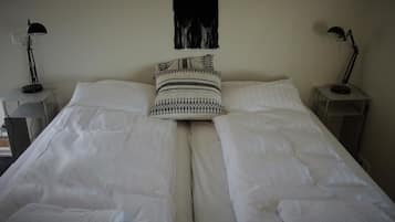 Chambre Double | Bureau, lits pliants/supplémentaires, Wi-Fi gratuit, draps fournis