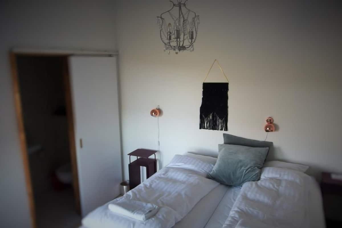 Double Room | Desk, rollaway beds, free WiFi, bed sheets