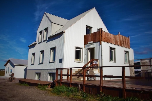 Villa, 6 Schlafzimmer | Schreibtisch, Zustellbetten, kostenloses WLAN, Bettwäsche