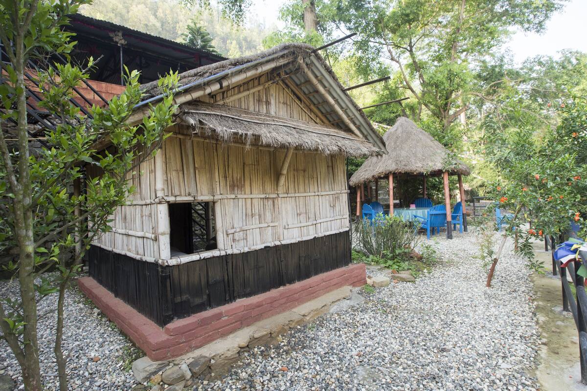 Casa de campo básico, 2 camas de solteiro, vista para a montanha | Cofres nos quartos, quartos à prova de som, Wi-Fi de cortesia