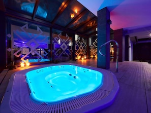Indoor pool, open 7:00 AM to 10:00 PM, free cabanas, sun loungers - ibis Styles Nowy Targ (Nowy Targ)