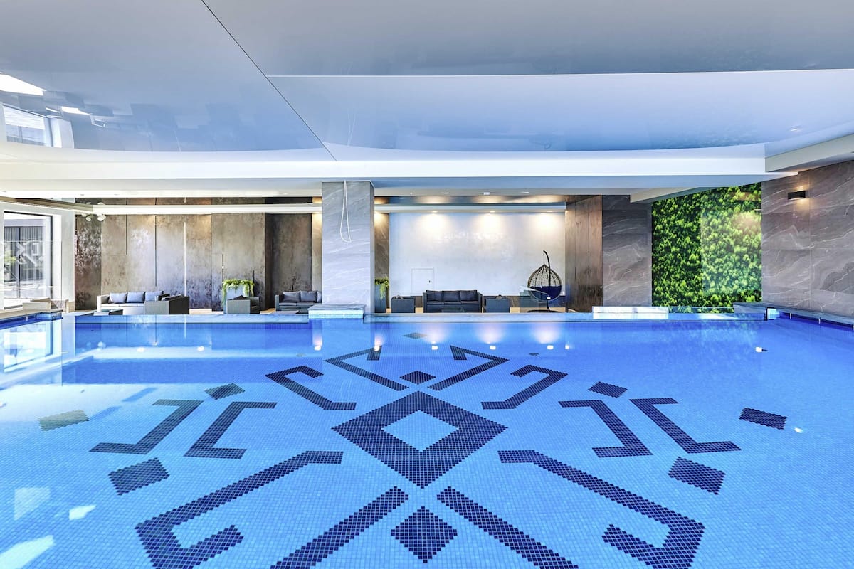 Indoor pool, open 7:00 AM to 10:00 PM, free cabanas, sun loungers