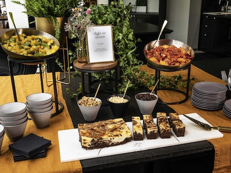 ์์นจ ์์ฌ ๊ณต๊ฐ