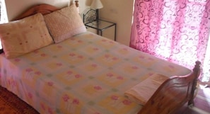 Comfort Room, Multiple Beds, Non Smoking | Individually decorated, individually furnished, blackout drapes