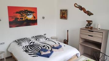 Double Room, Terrace, Garden View (Safari) | Individually decorated, individually furnished, desk, blackout drapes