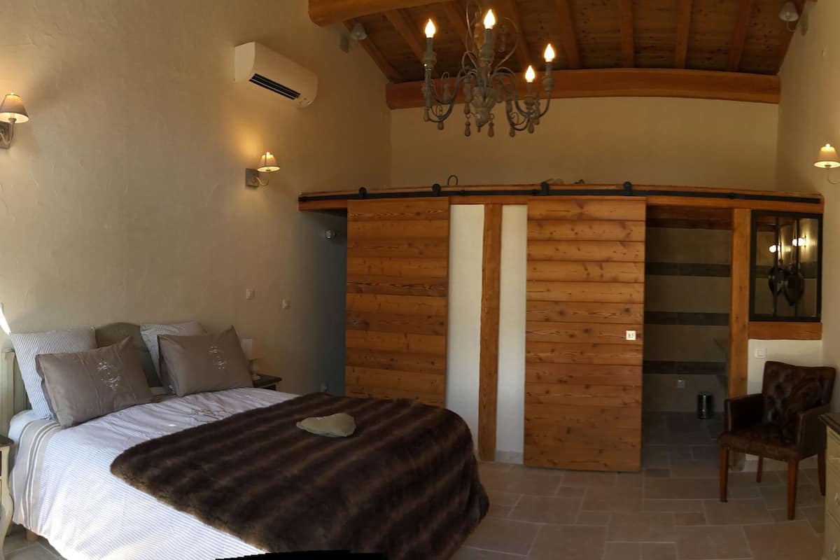 Kamar Double (La Sant Roumé) | Kedap suara, tempat tidur lipat/tambahan, dan Wi-Fi gratis
