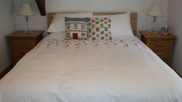 Apartment, 1 Bedroom | Free WiFi, bed sheets